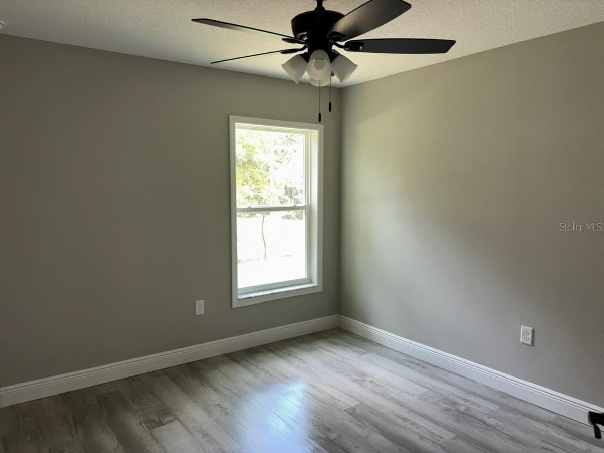 9449 CORTLANDT DRIVE — photo 18 of 31