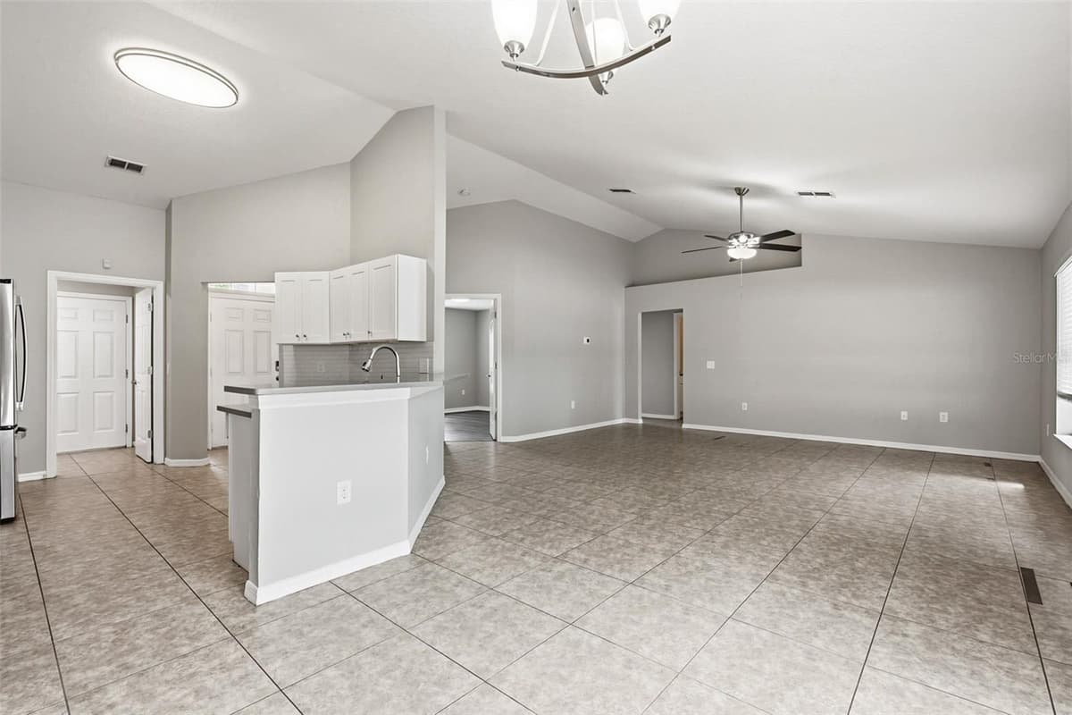 2442 AMBASSADOR AVENUE — photo 6 of 32