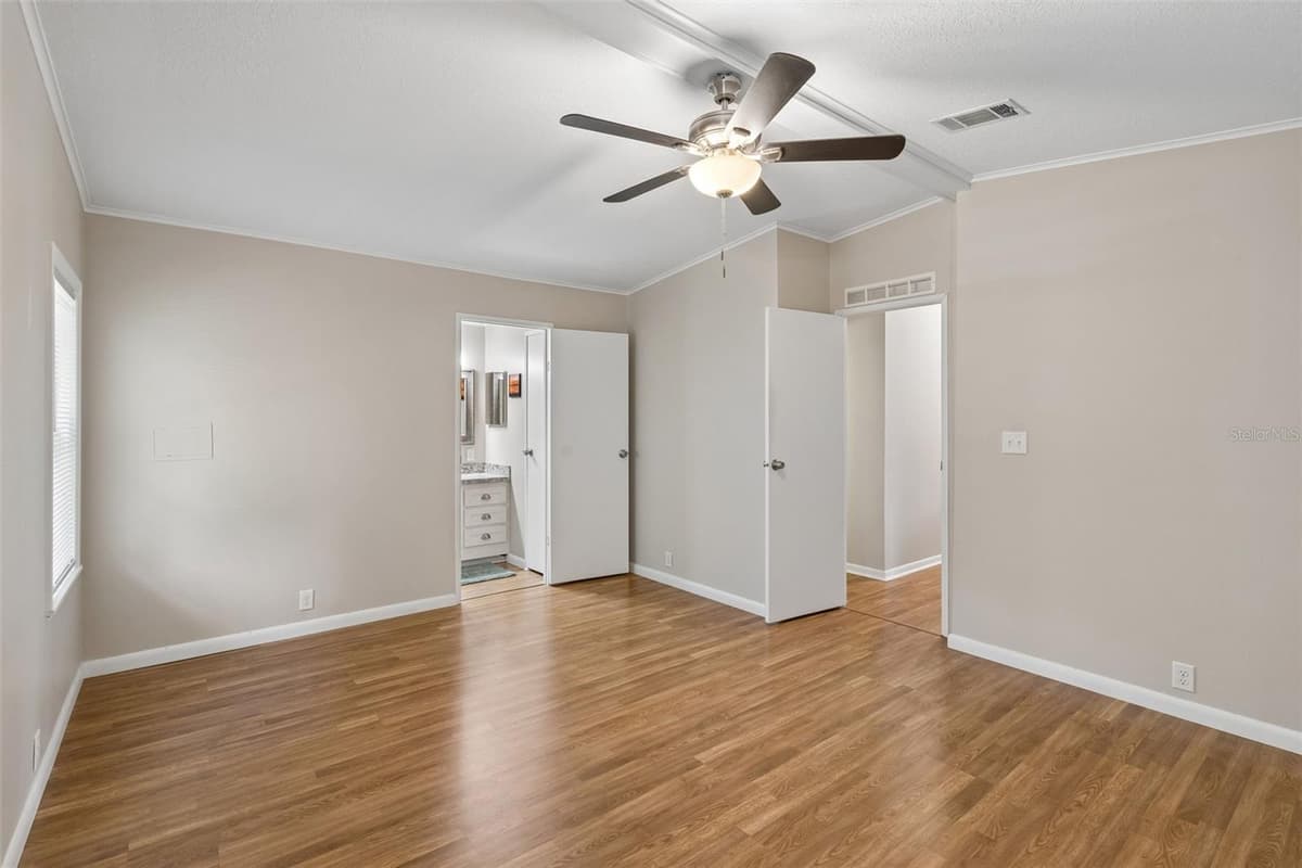 25047 BELLEVUE — photo 14 of 20
