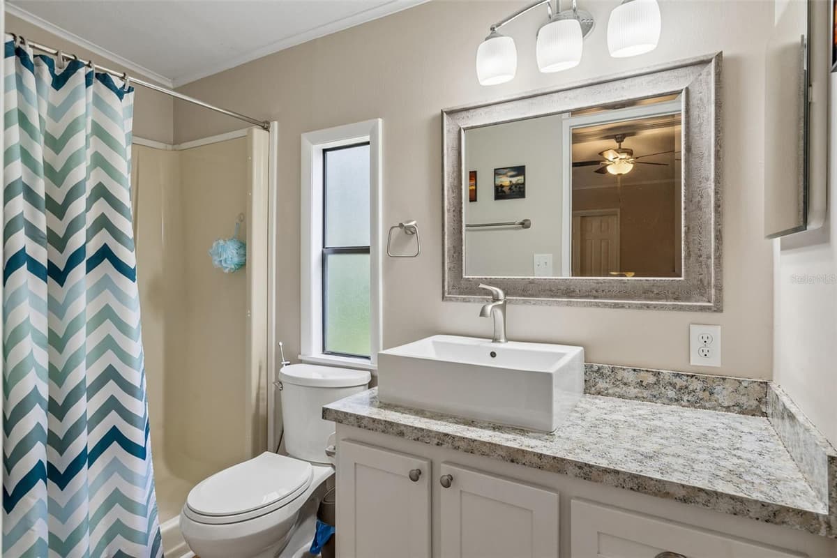 25047 BELLEVUE — photo 16 of 20