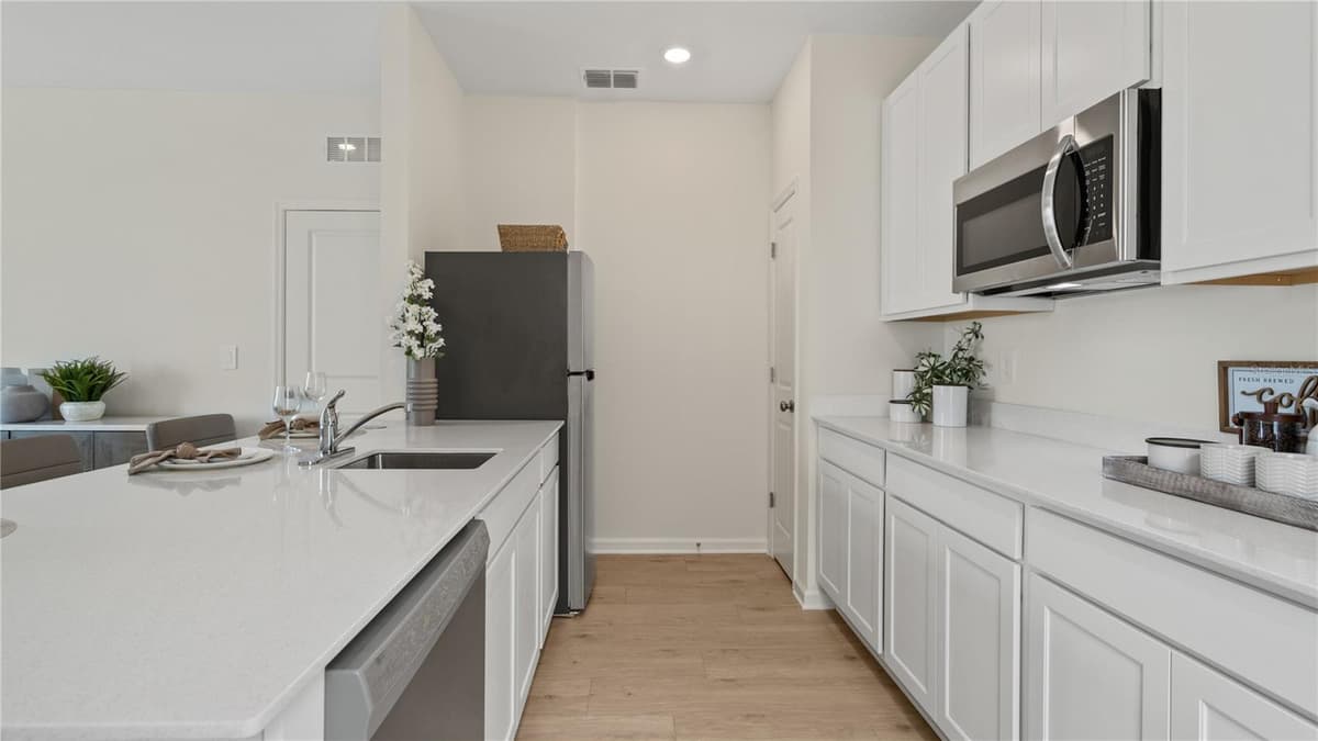 2214 JENNIO DRIVE — photo 3 of 26