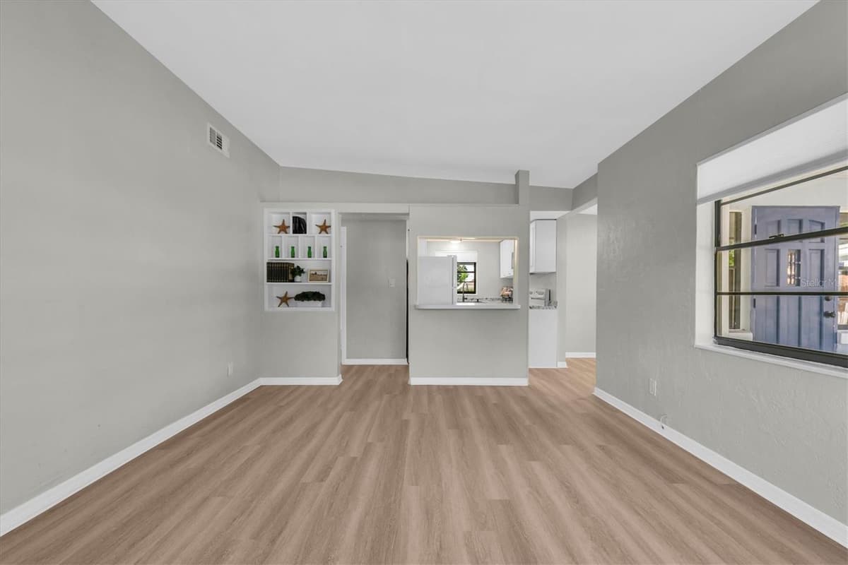 4415 13TH AVENUE — photo 4 of 34