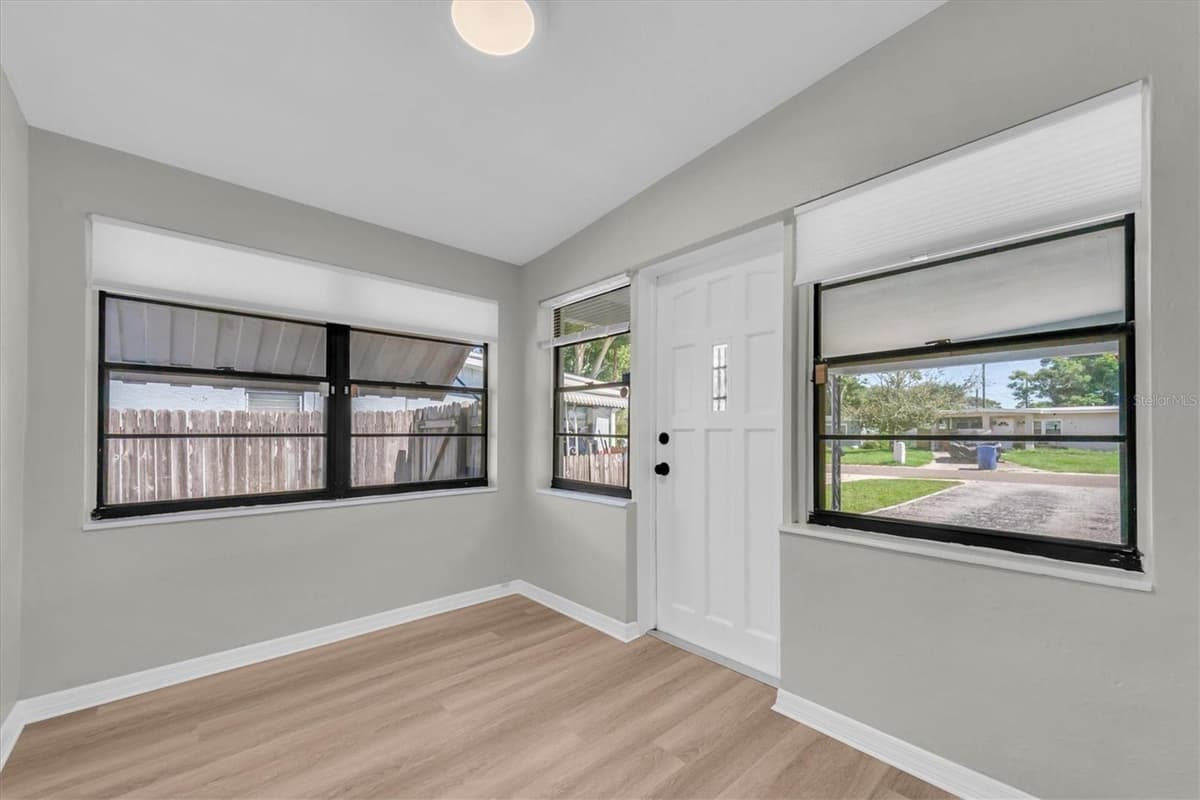 4415 13TH AVENUE — photo 5 of 34