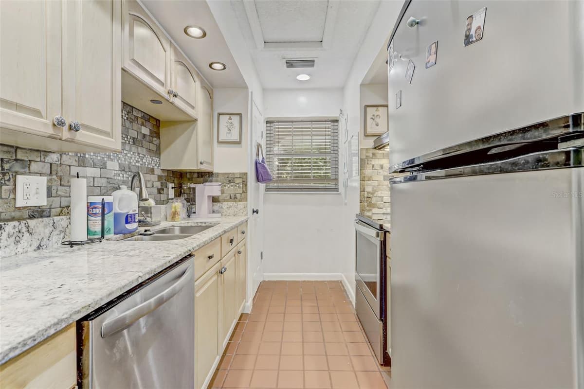336 CHERRYWOOD GARDENS DRIVE — photo 5 of 18