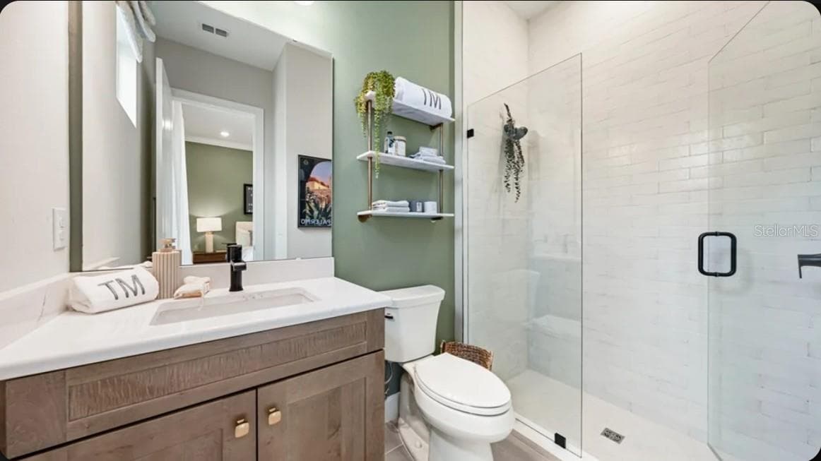 7652 MOONBEAM AVENUE — photo 15 of 41