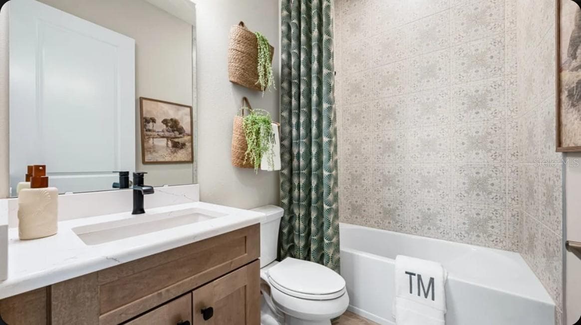 7652 MOONBEAM AVENUE — photo 13 of 41