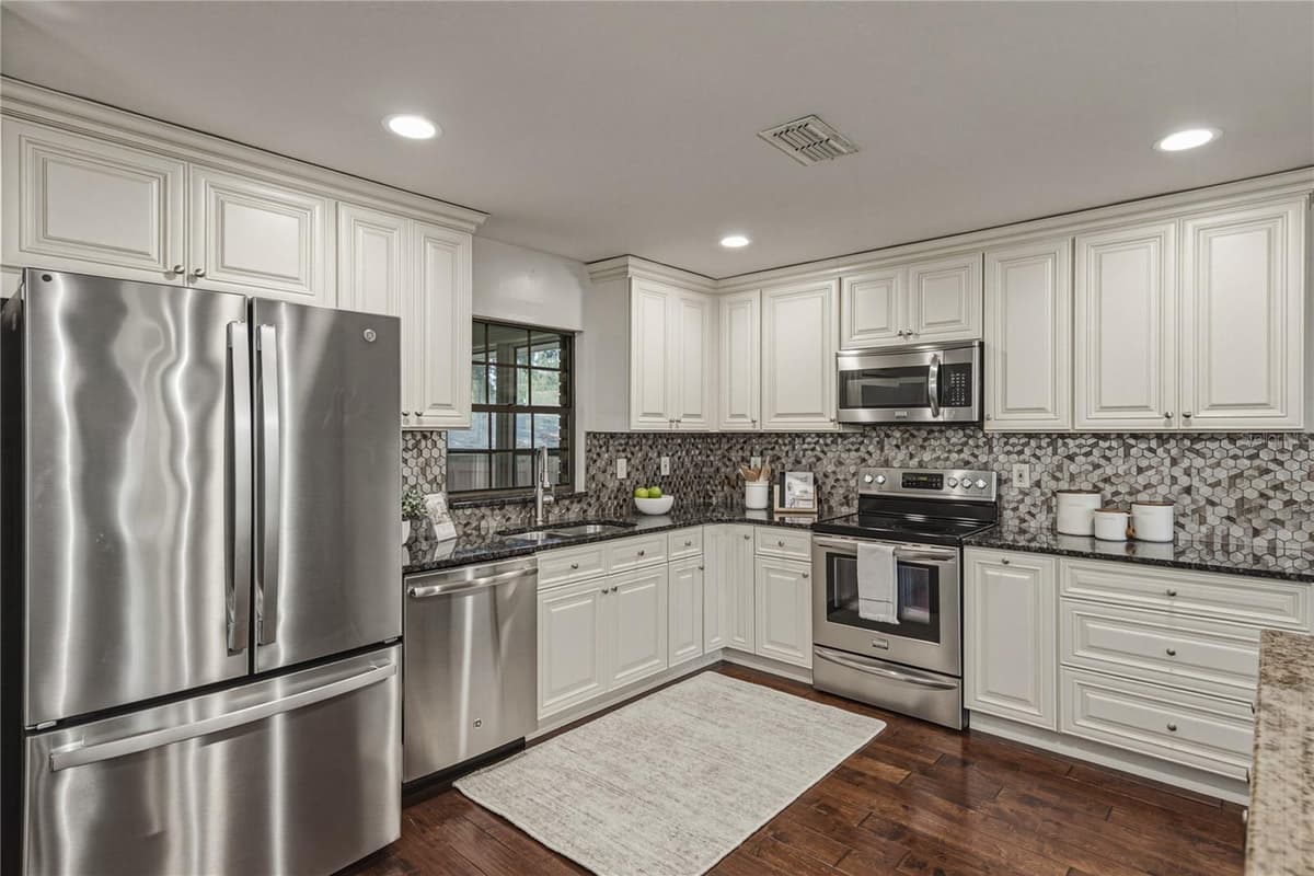 236 PINELLAS STREET — photo 10 of 60