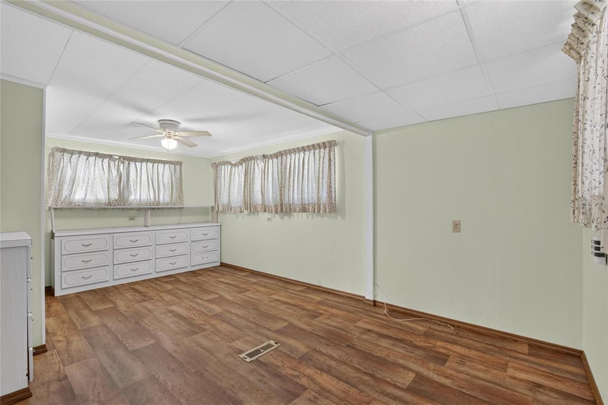 6004 ALPINE DRIVE — photo 33 of 46
