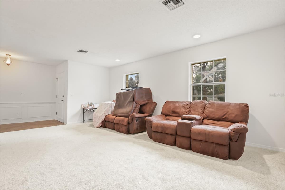 5310 NADINE STREET — photo 9 of 25