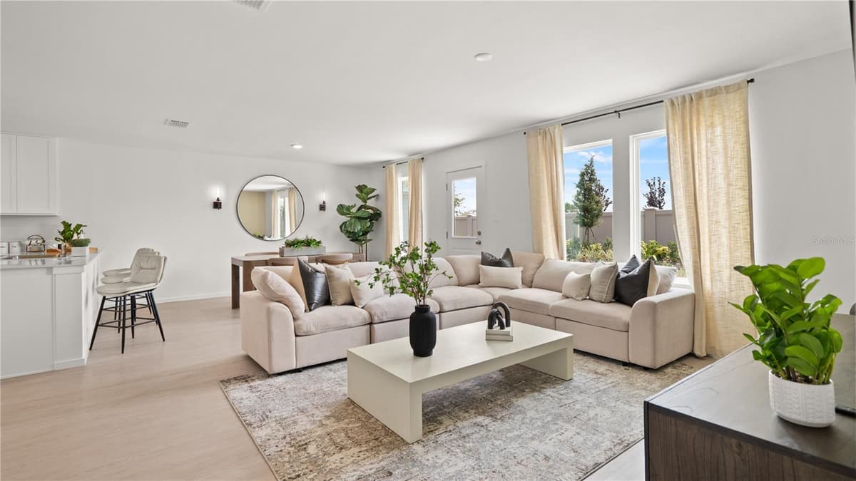 531 ARTEMIS STREET — photo 4 of 19