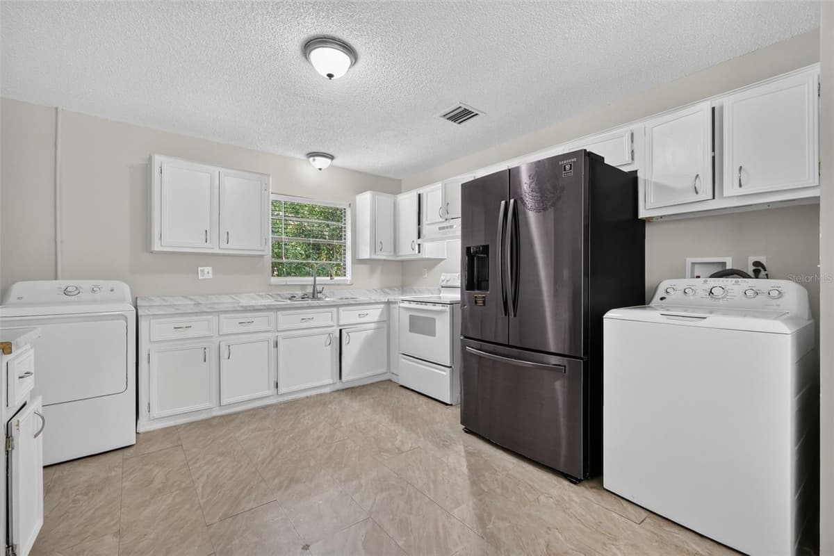 1454 HOWARD STREET — photo 14 of 34