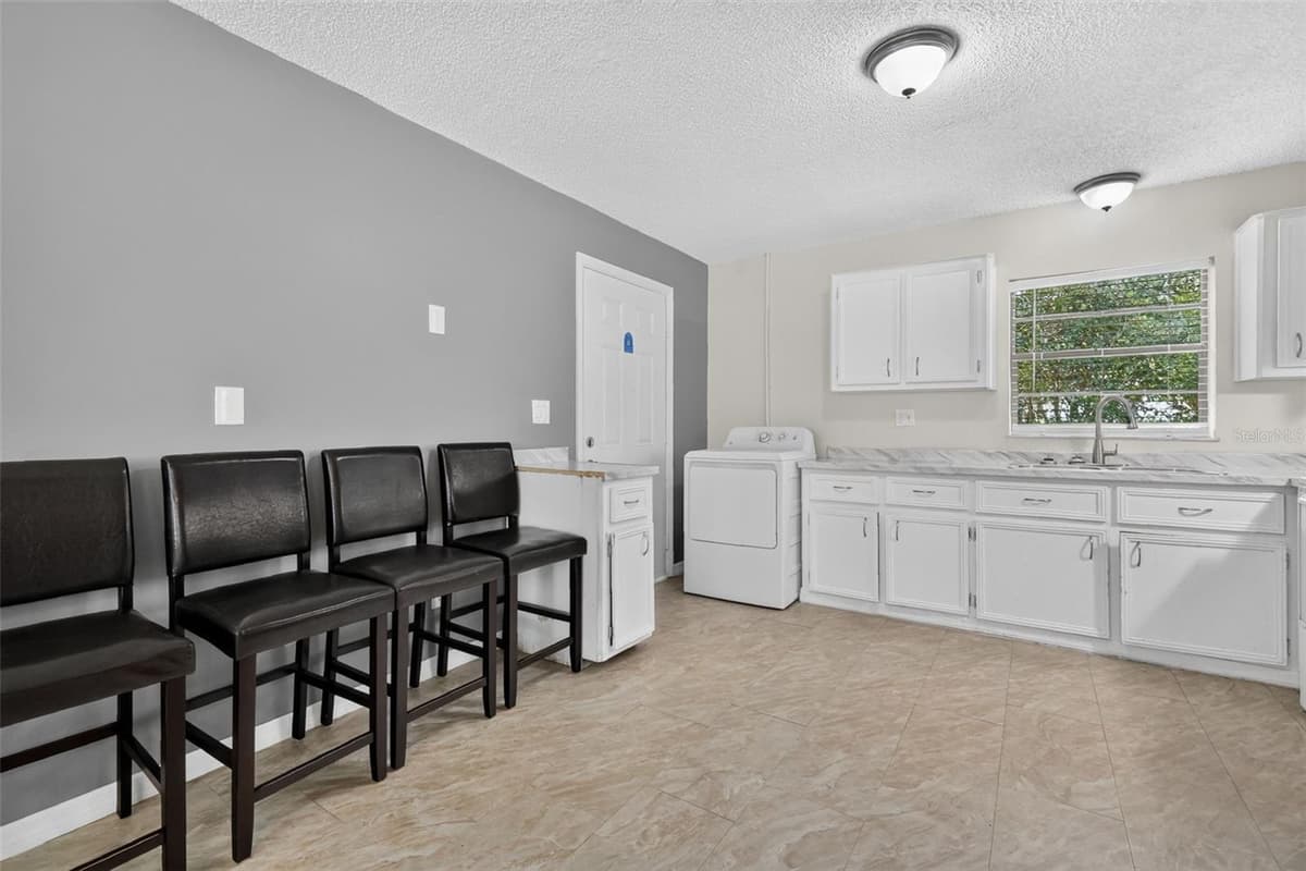 1454 HOWARD STREET — photo 12 of 34
