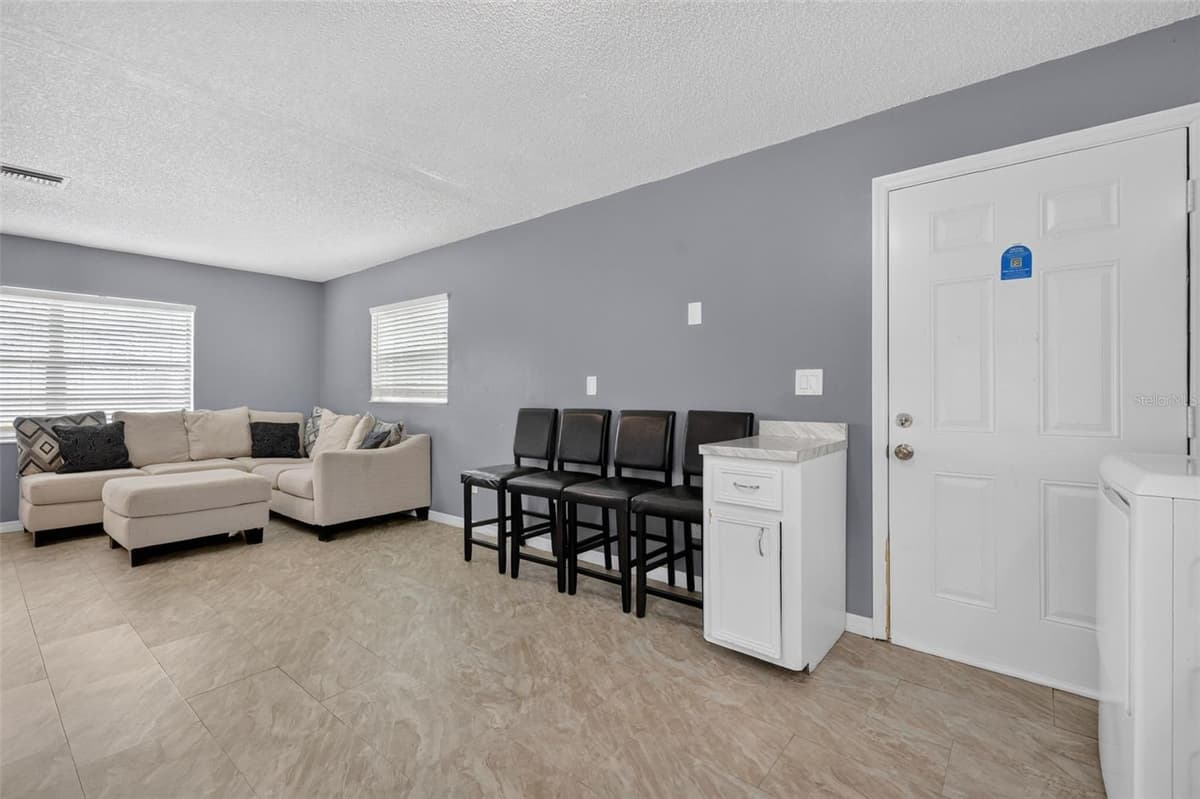 1454 HOWARD STREET — photo 11 of 34