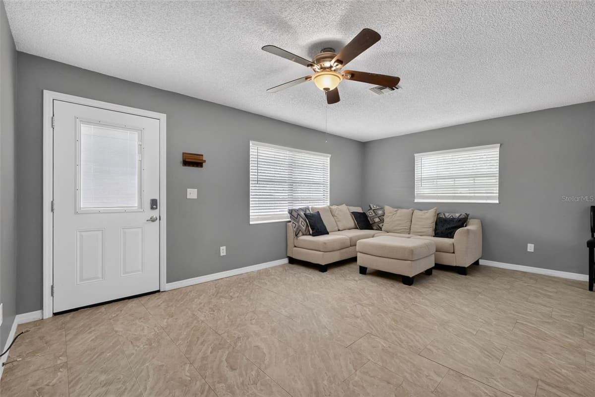 1454 HOWARD STREET — photo 8 of 34