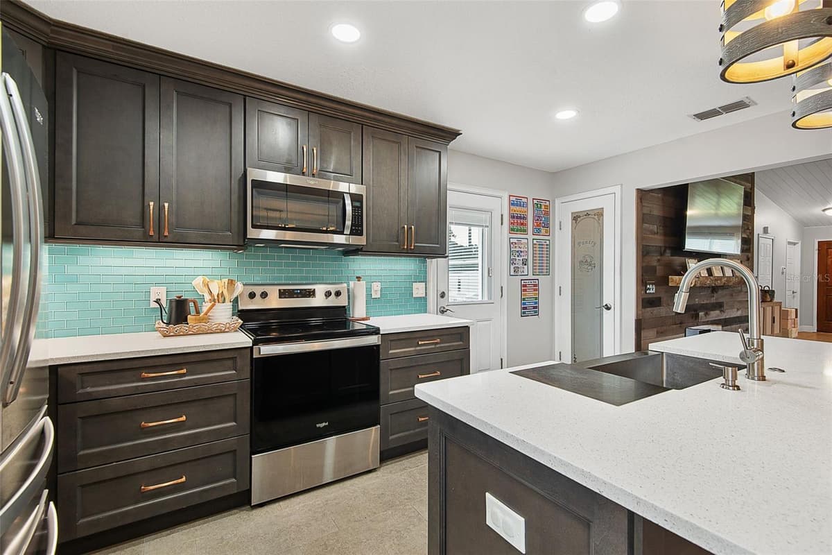 107 BURROUGHS DRIVE — photo 14 of 36