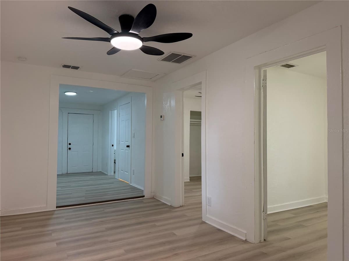 3403 LINDELL AVENUE — photo 2 of 12
