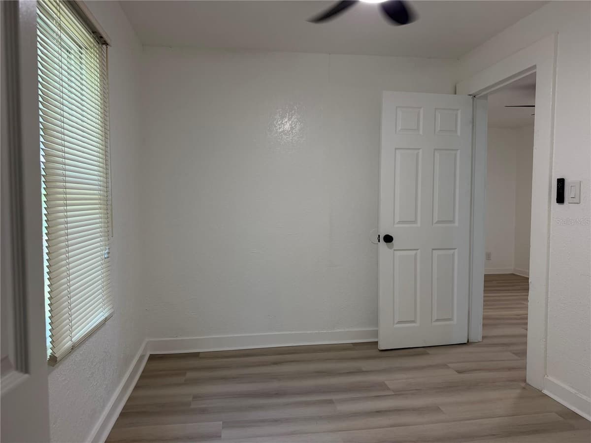 3403 LINDELL AVENUE — photo 4 of 12