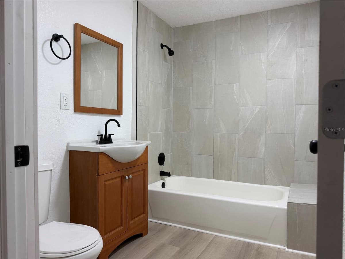 3403 LINDELL AVENUE — photo 6 of 12
