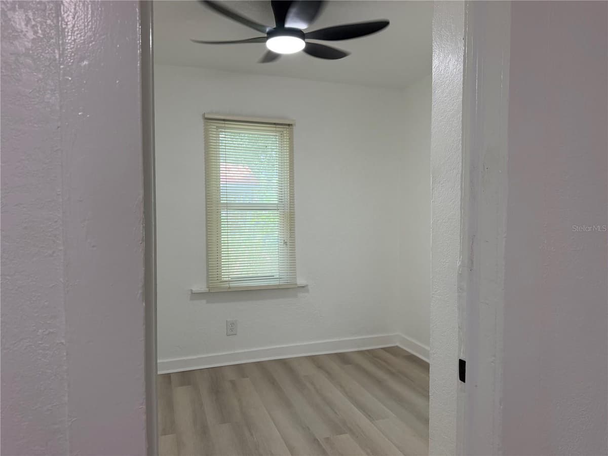 3403 LINDELL AVENUE — photo 7 of 12