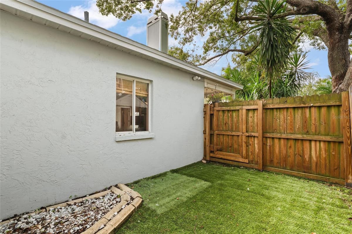 3274 MONTROSE CIRCLE — photo 24 of 25