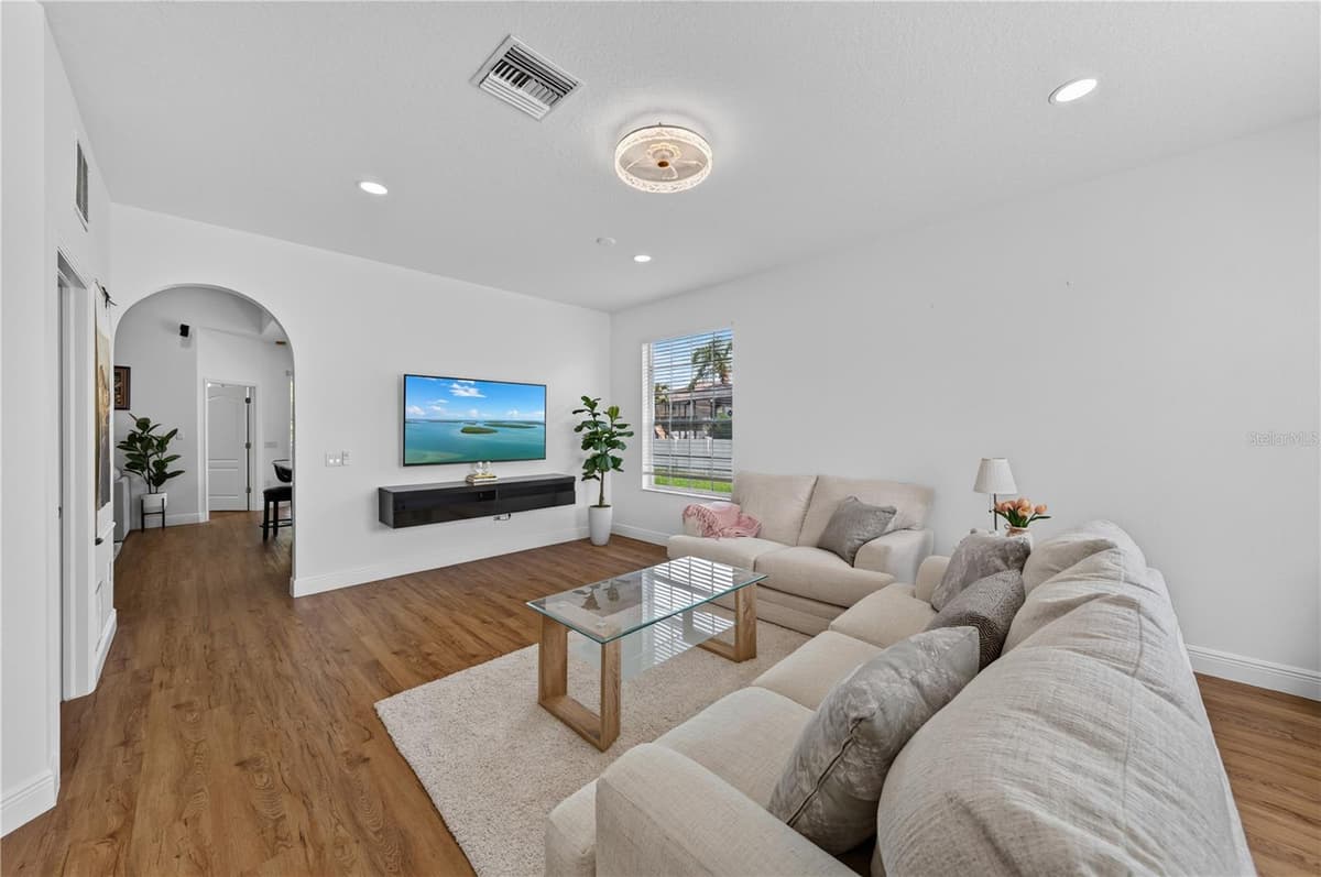 10429 TECOMA DRIVE — photo 4 of 47