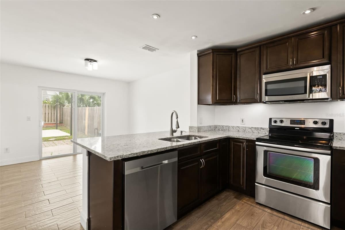 3109 BRIDGEFORD DRIVE — photo 15 of 43