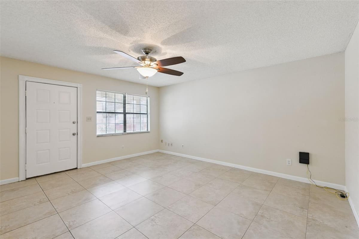 457 HEMLOCK STREET — photo 7 of 25