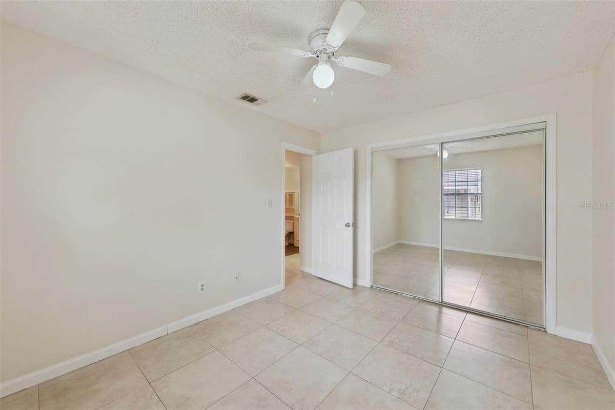 457 HEMLOCK STREET — photo 14 of 25