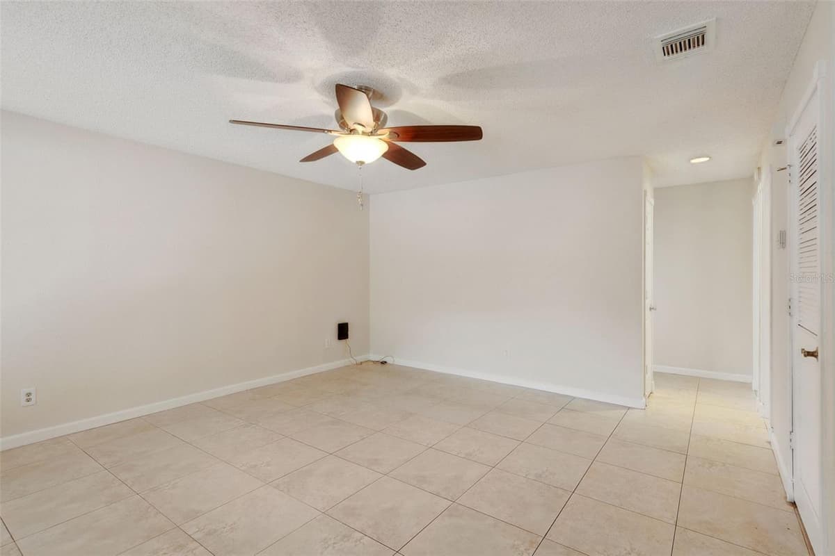 457 HEMLOCK STREET — photo 16 of 25