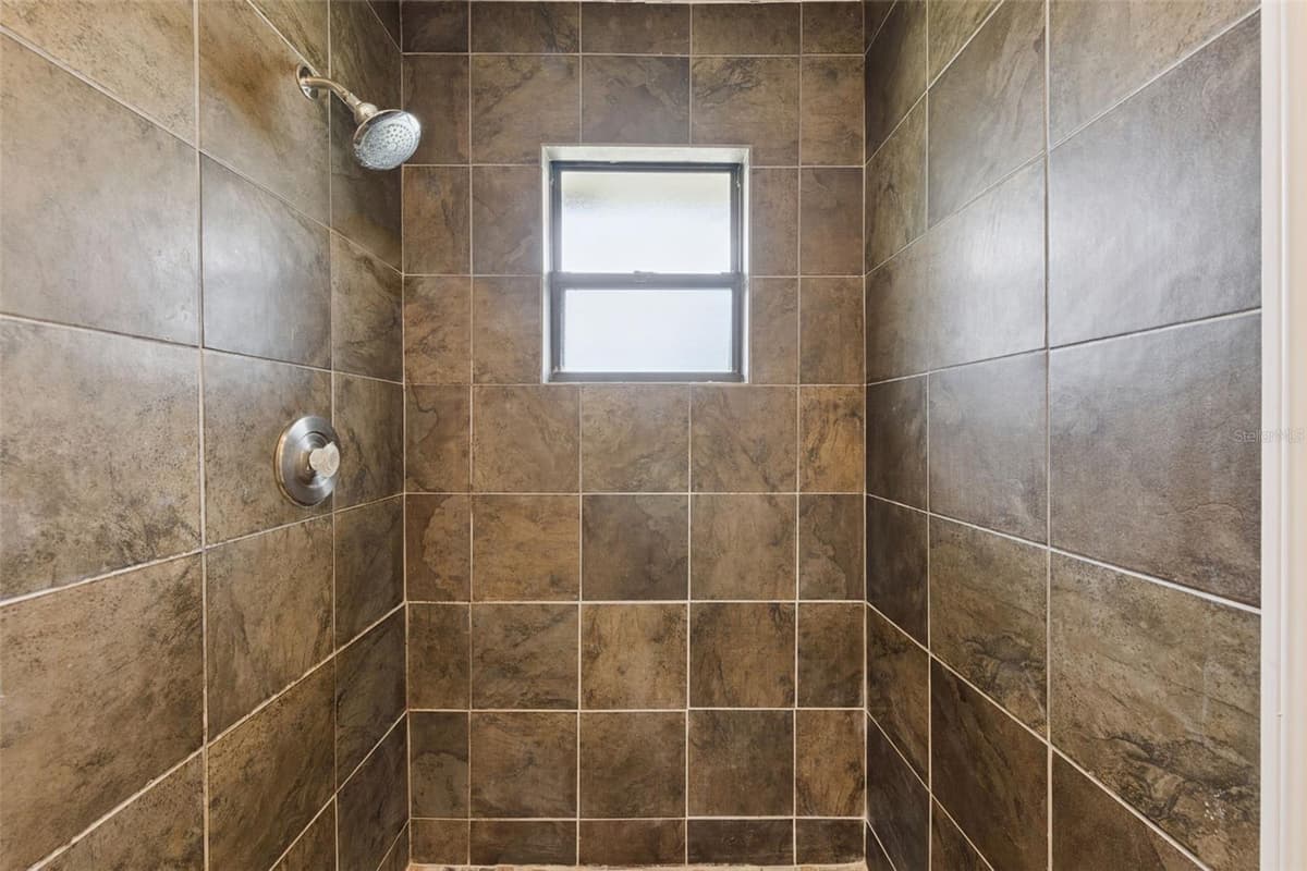 457 HEMLOCK STREET — photo 21 of 25