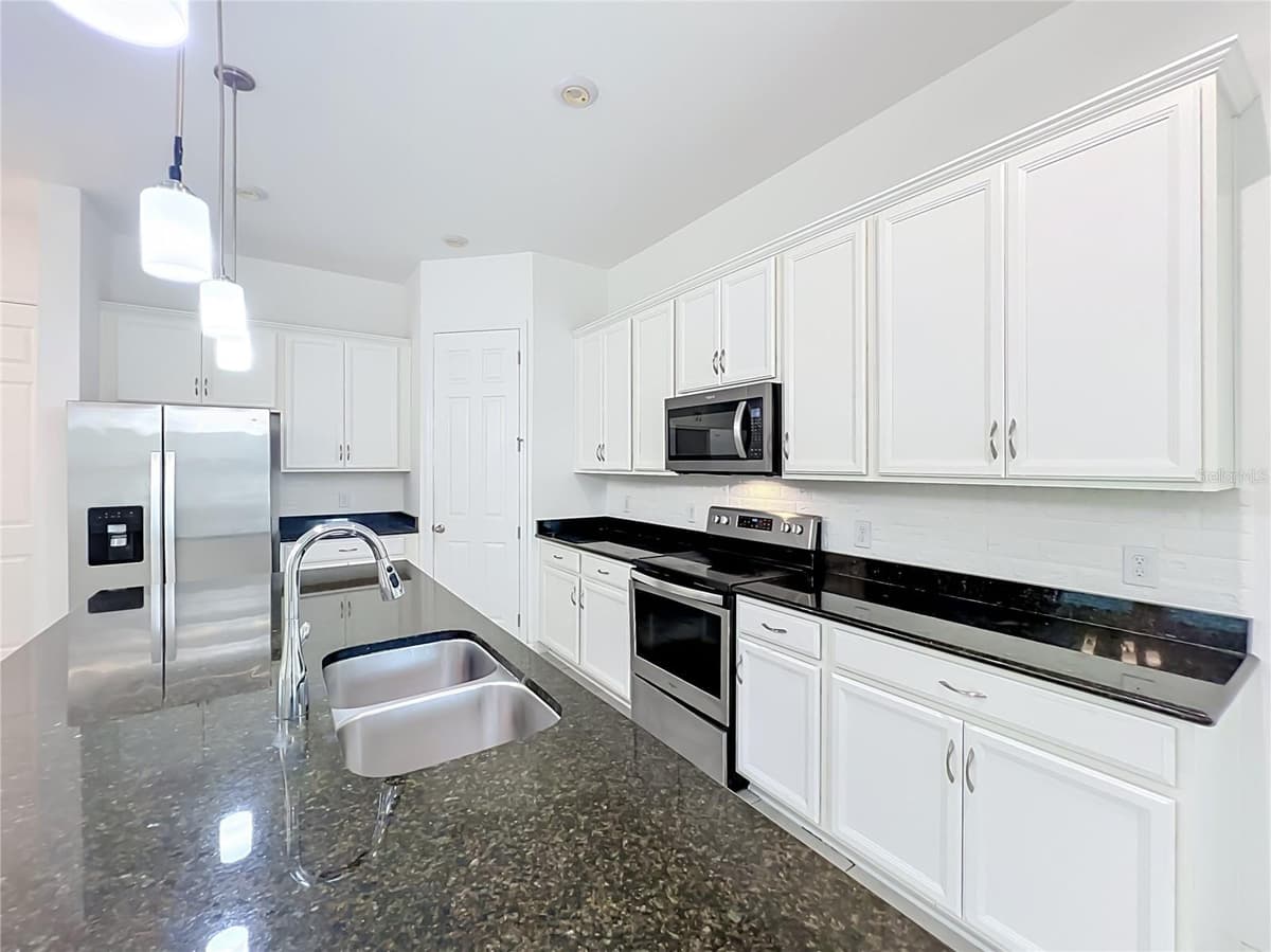 14704 SETON CREEK BOULEVARD — photo 15 of 65