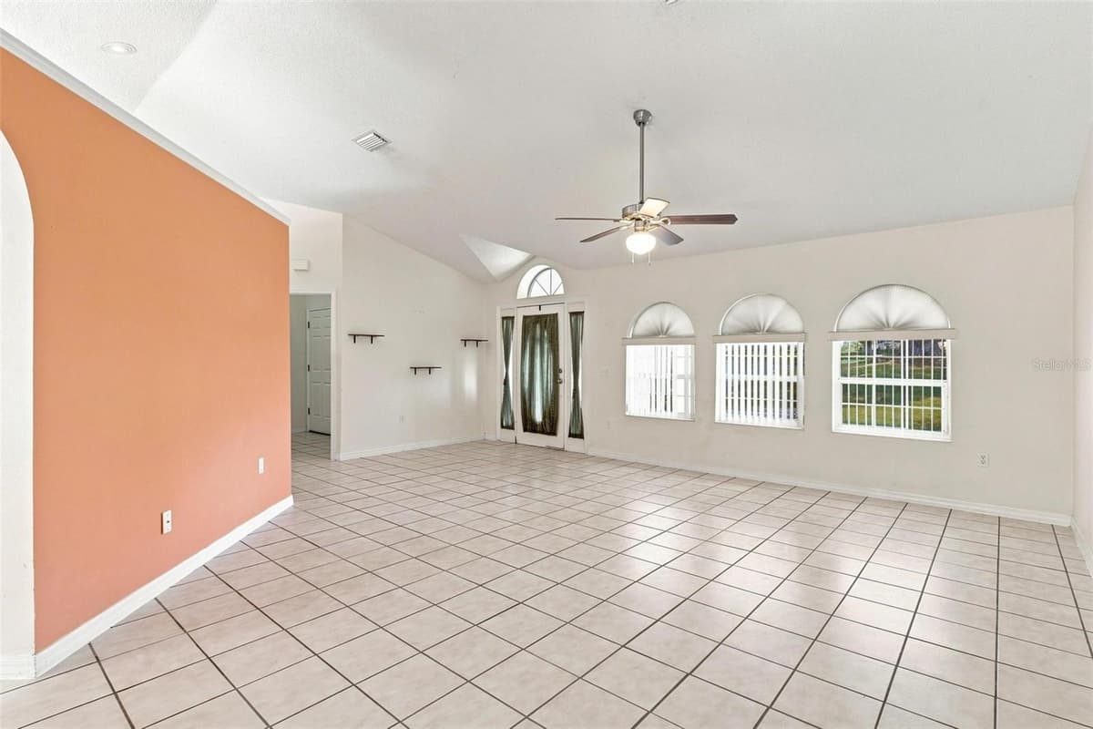 742 WOODVIEW DRIVE — photo 8 of 46