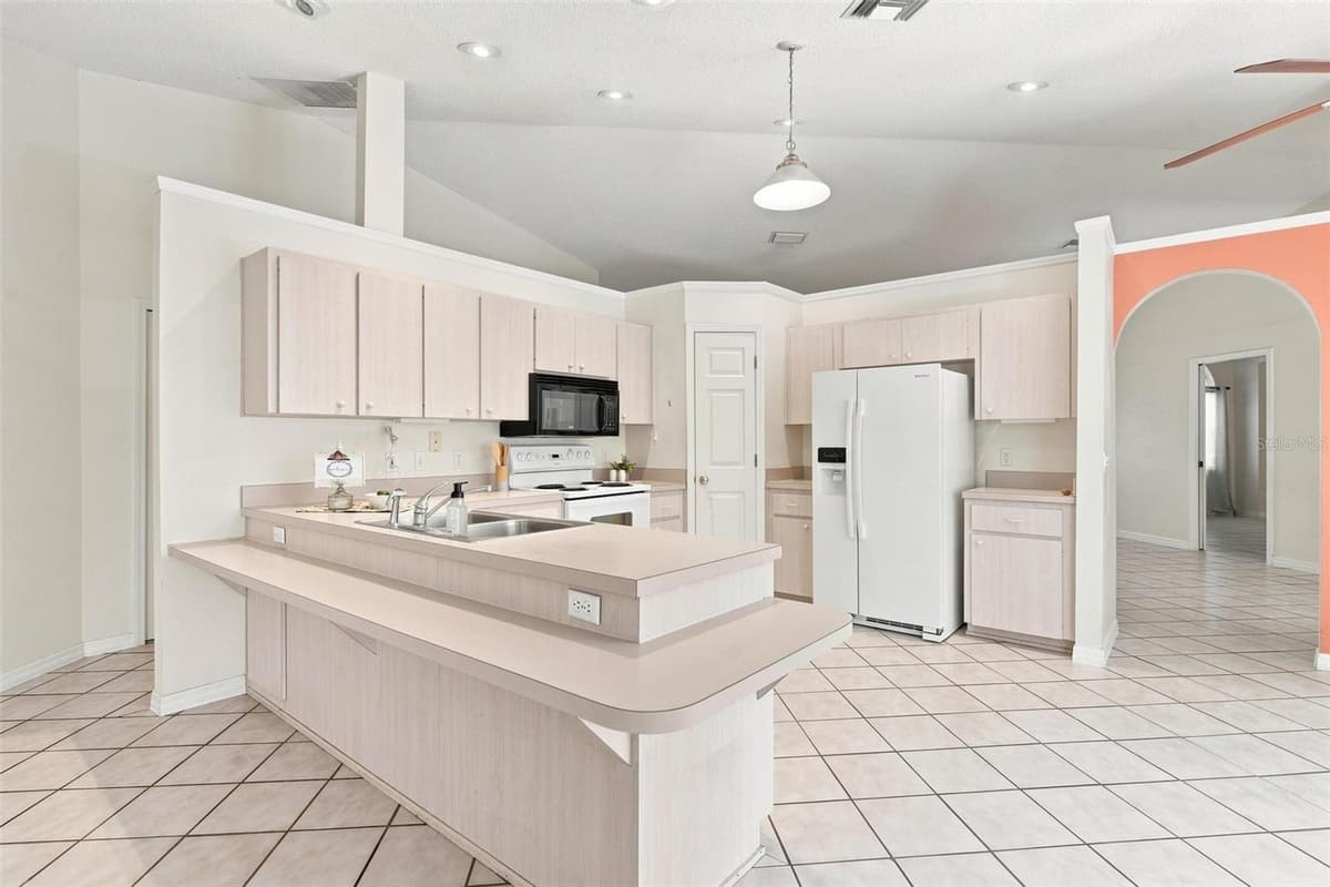 742 WOODVIEW DRIVE — photo 13 of 46