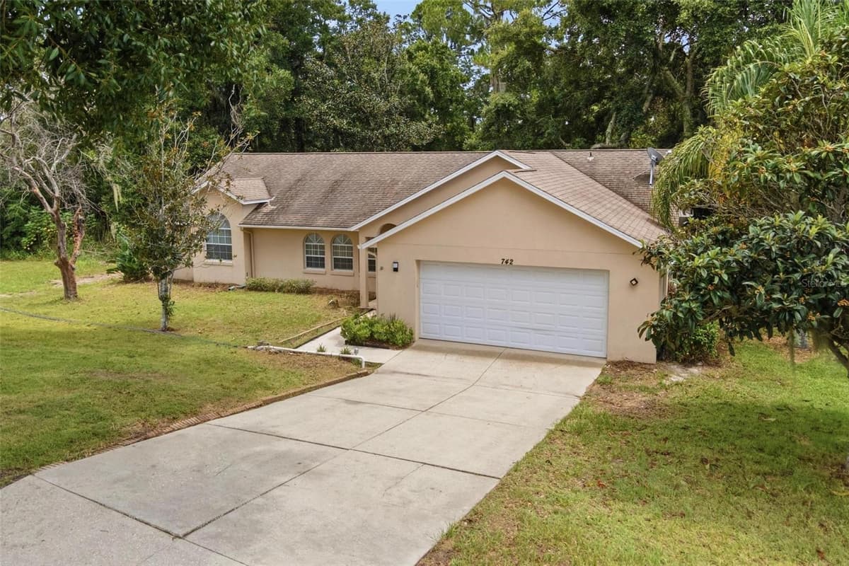 742 WOODVIEW DRIVE — photo 43 of 46
