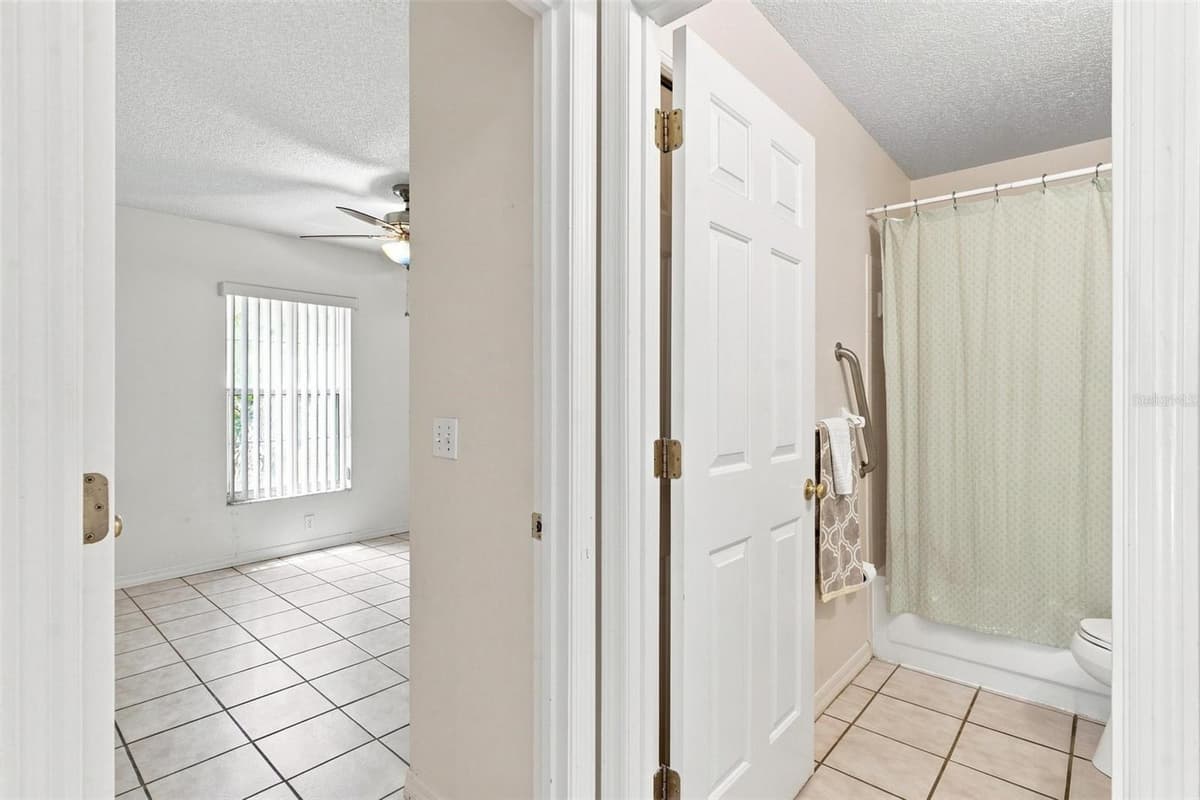 742 WOODVIEW DRIVE — photo 25 of 46