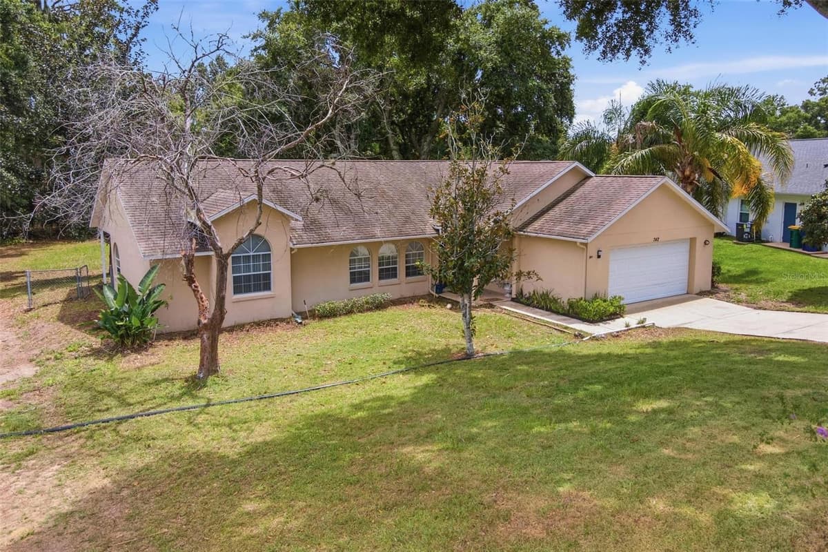 742 WOODVIEW DRIVE — photo 44 of 46