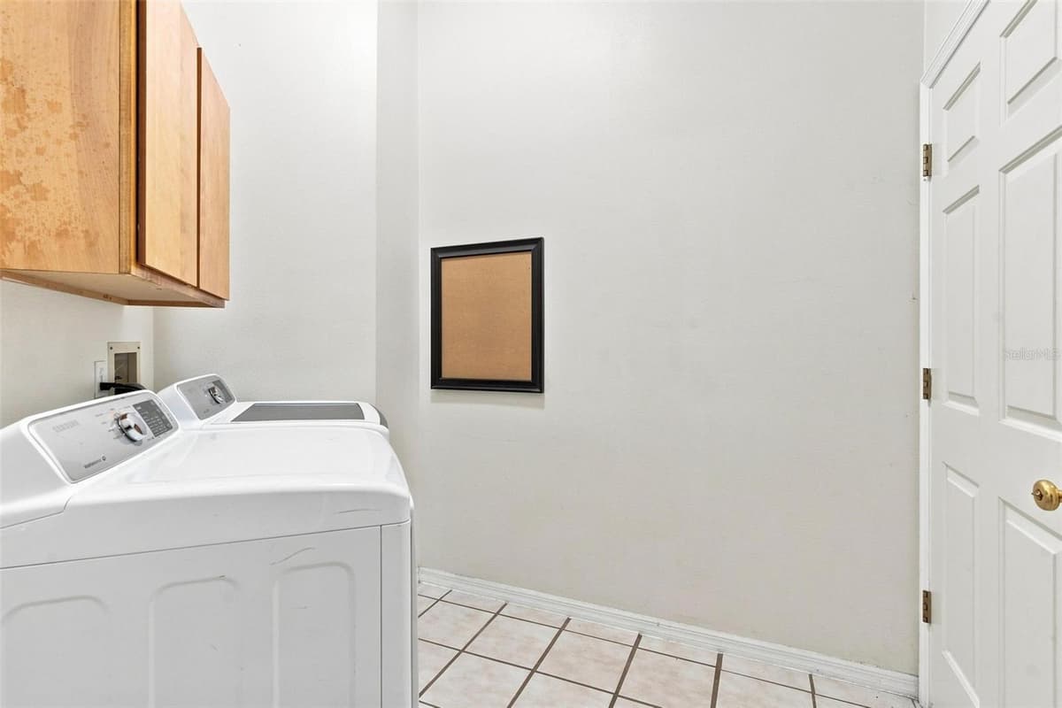 742 WOODVIEW DRIVE — photo 31 of 46