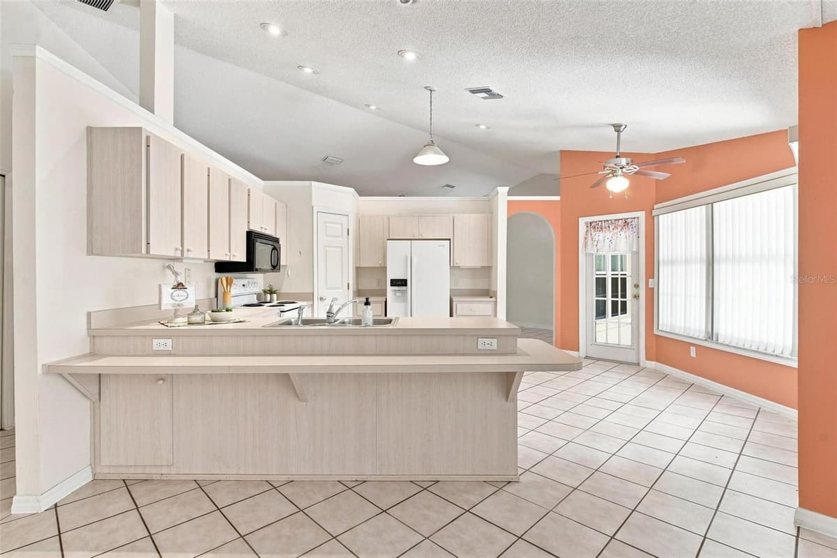 742 WOODVIEW DRIVE — photo 14 of 46