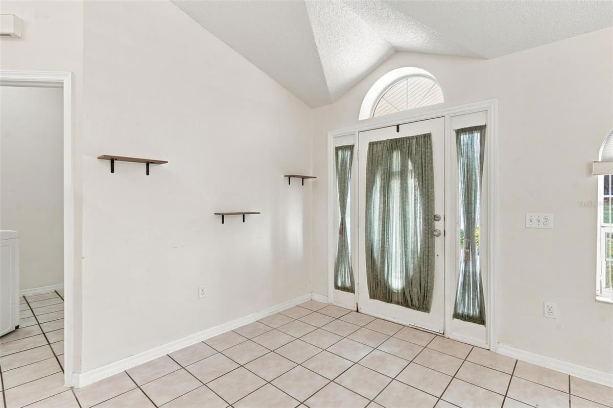 742 WOODVIEW DRIVE — photo 5 of 46