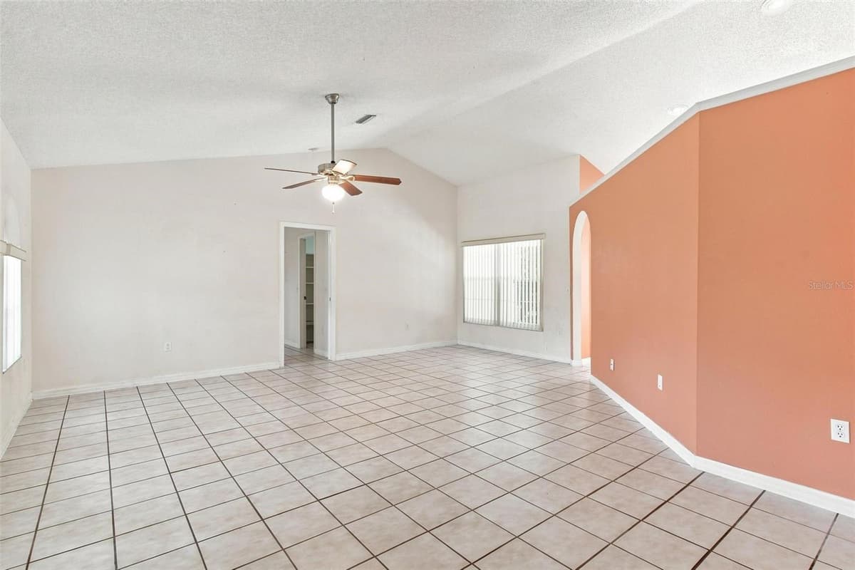 742 WOODVIEW DRIVE — photo 6 of 46