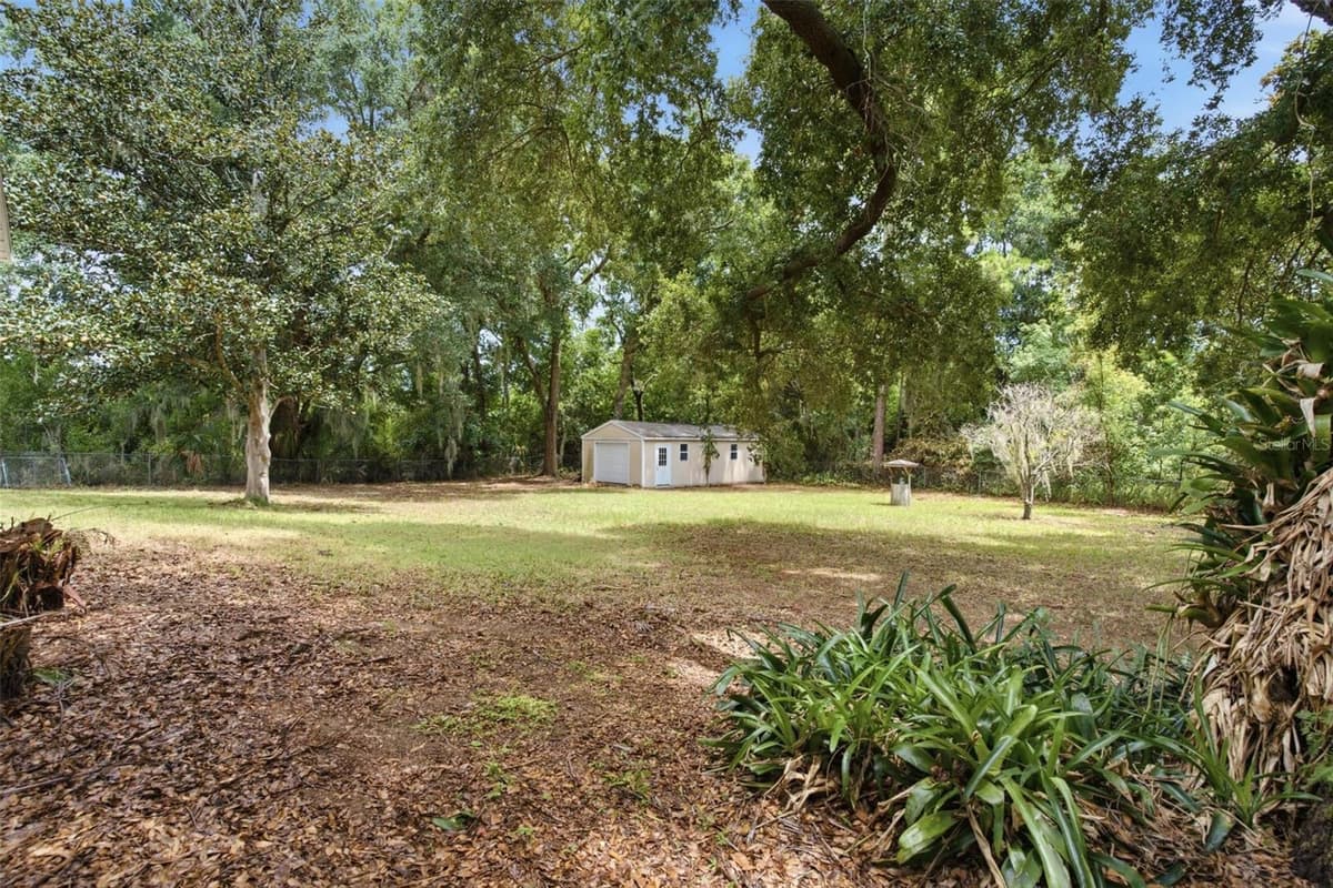 742 WOODVIEW DRIVE — photo 40 of 46
