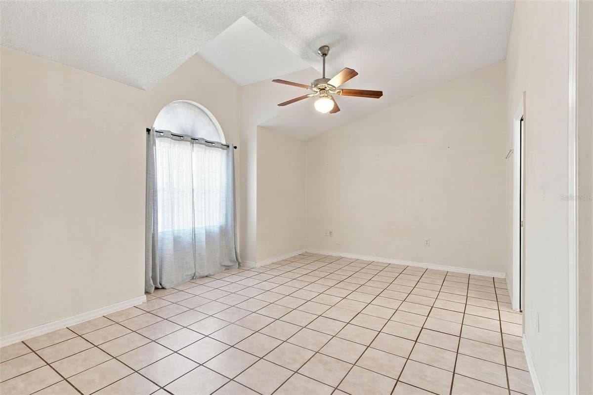 742 WOODVIEW DRIVE — photo 19 of 46
