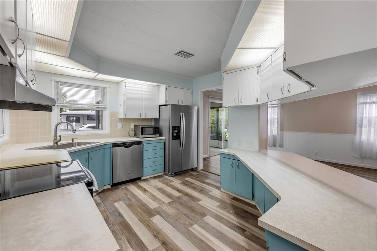130 PINE STREET — photo 19 of 55