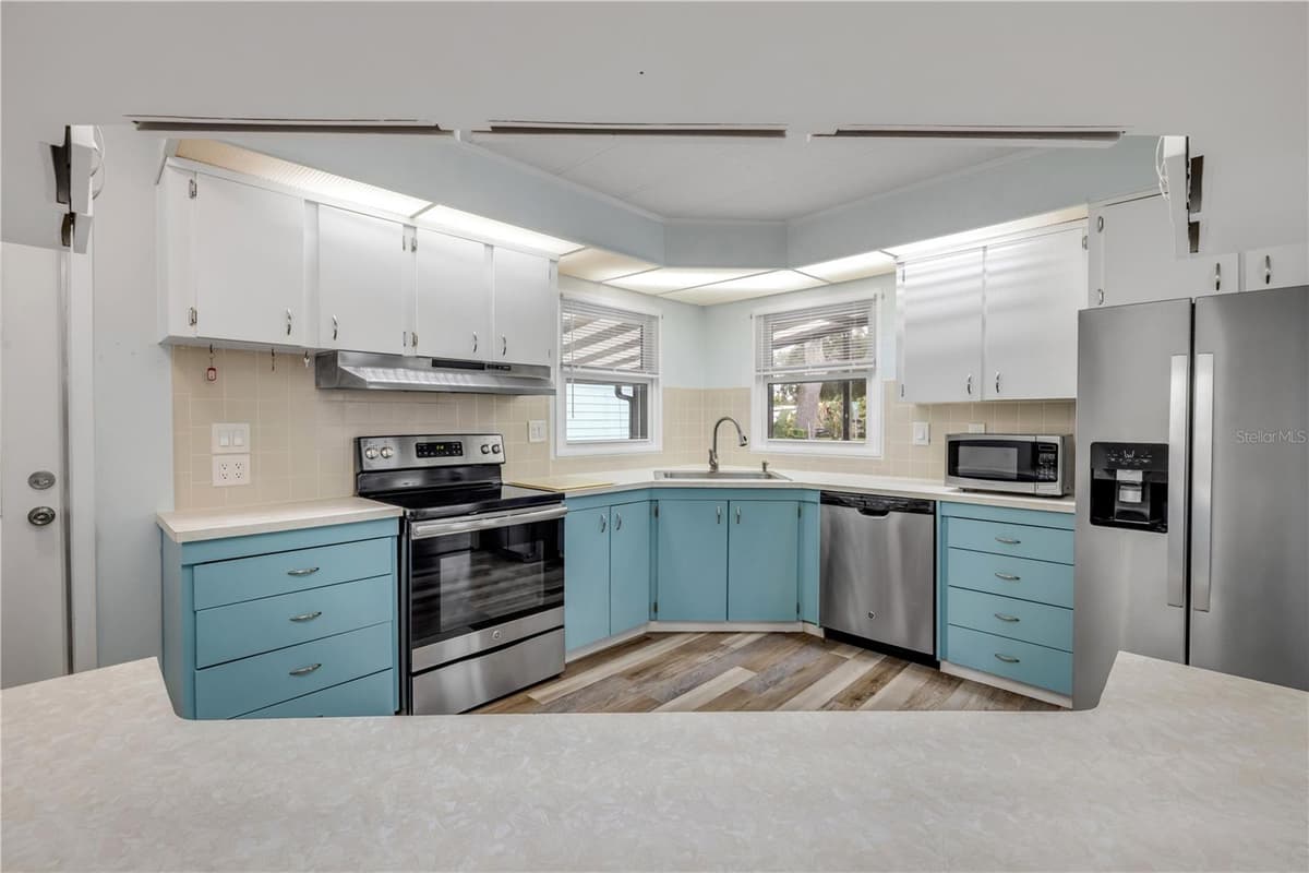 130 PINE STREET — photo 18 of 55