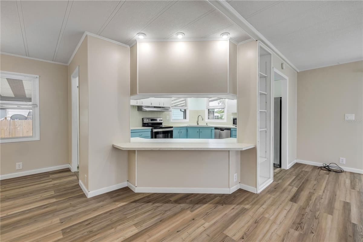 130 PINE STREET — photo 13 of 55