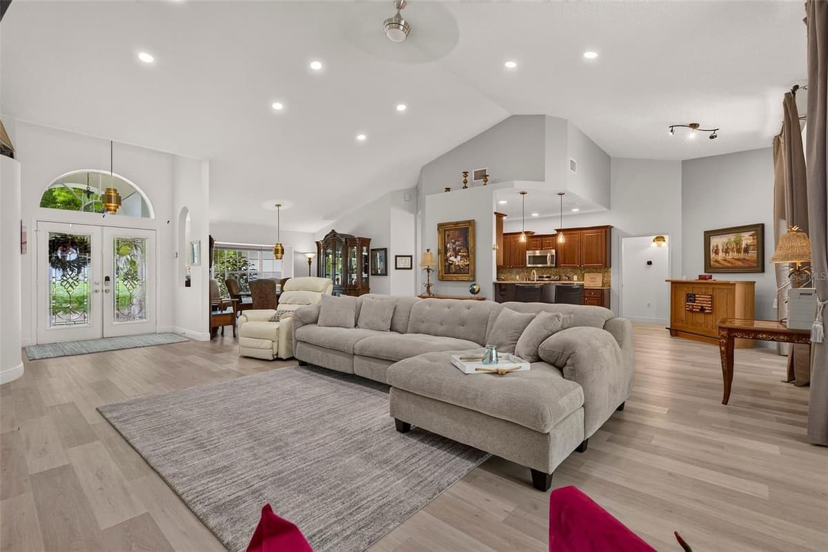 4334 DOTTIE COURT — photo 13 of 63