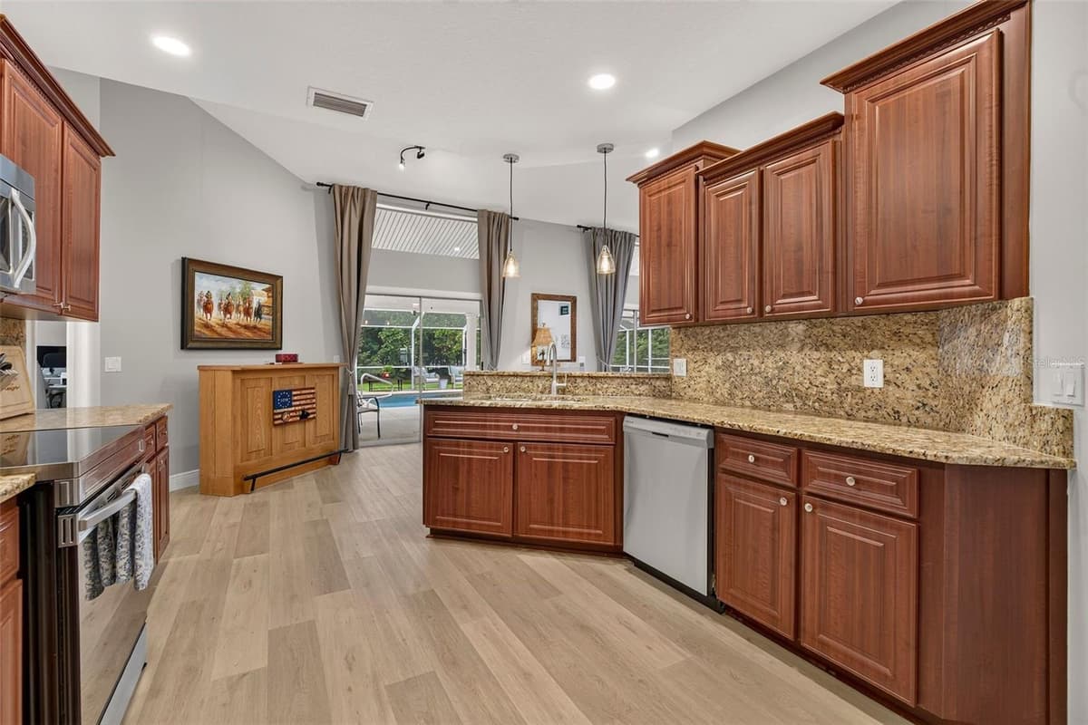 4334 DOTTIE COURT — photo 20 of 63