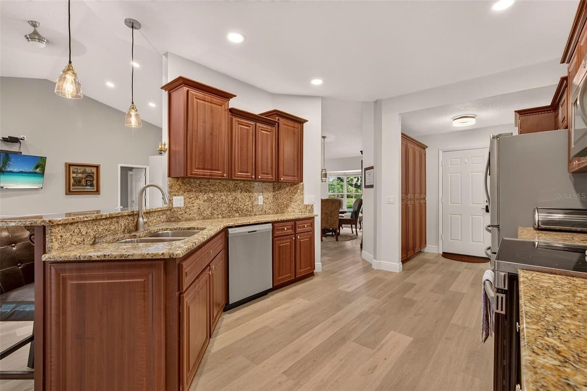 4334 DOTTIE COURT — photo 23 of 63