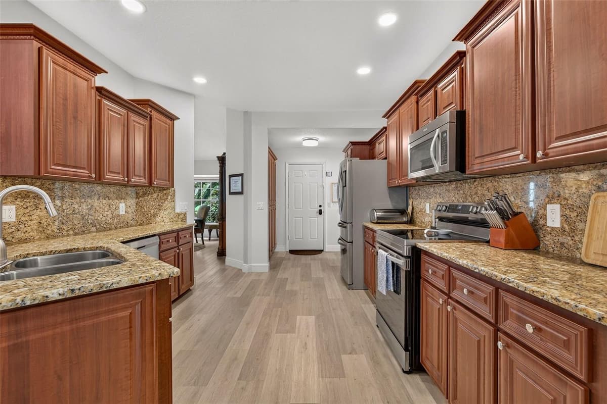 4334 DOTTIE COURT — photo 21 of 63