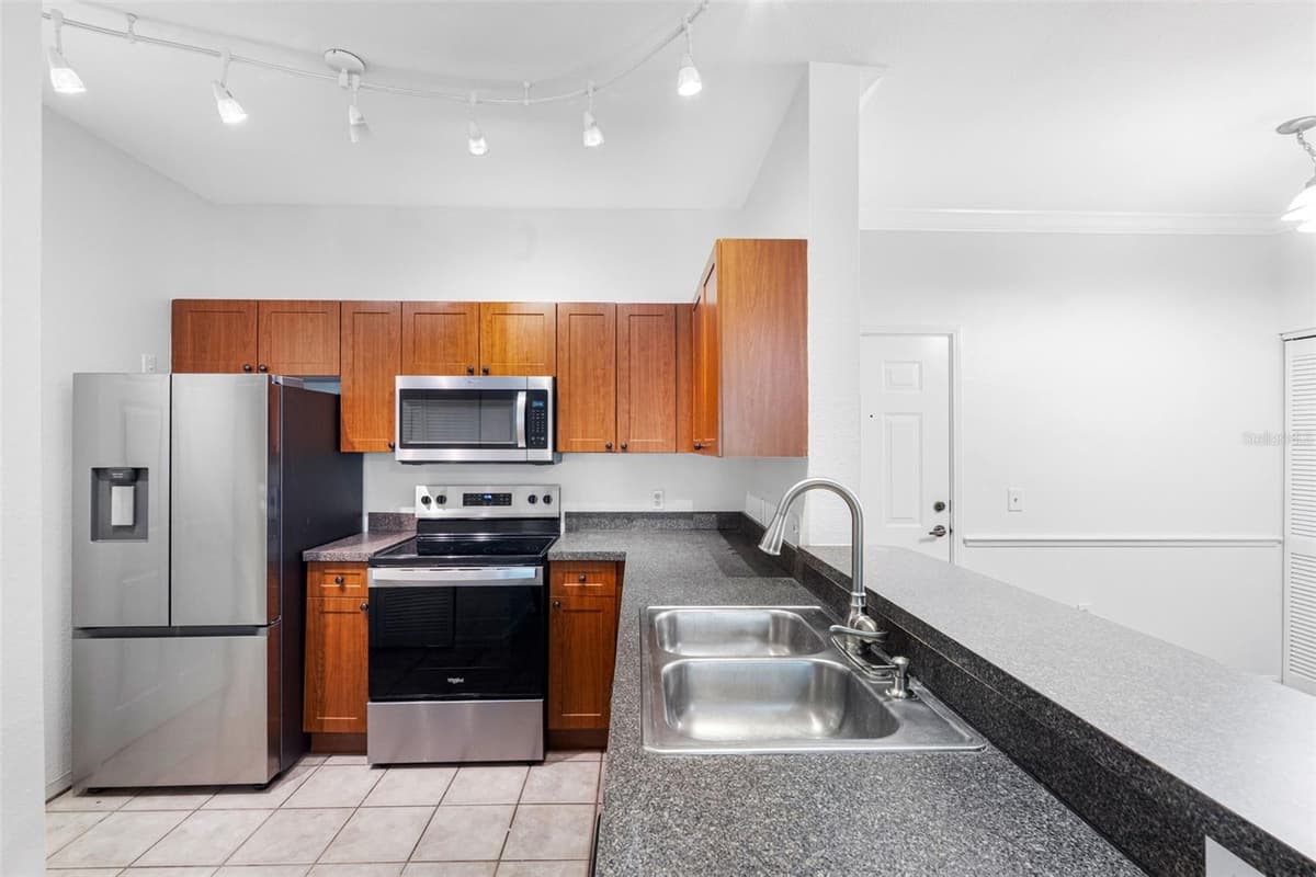 2250 PORTOFINO PLACE — photo 21 of 62